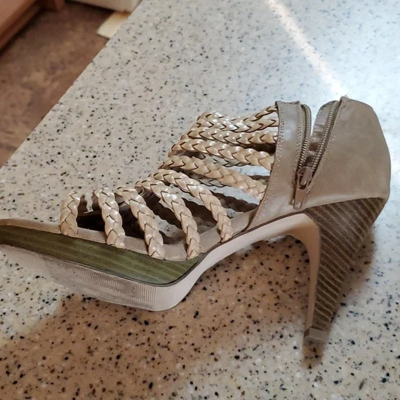 **Clearance** Madden Girl cage sandals - Picture 6 of 12